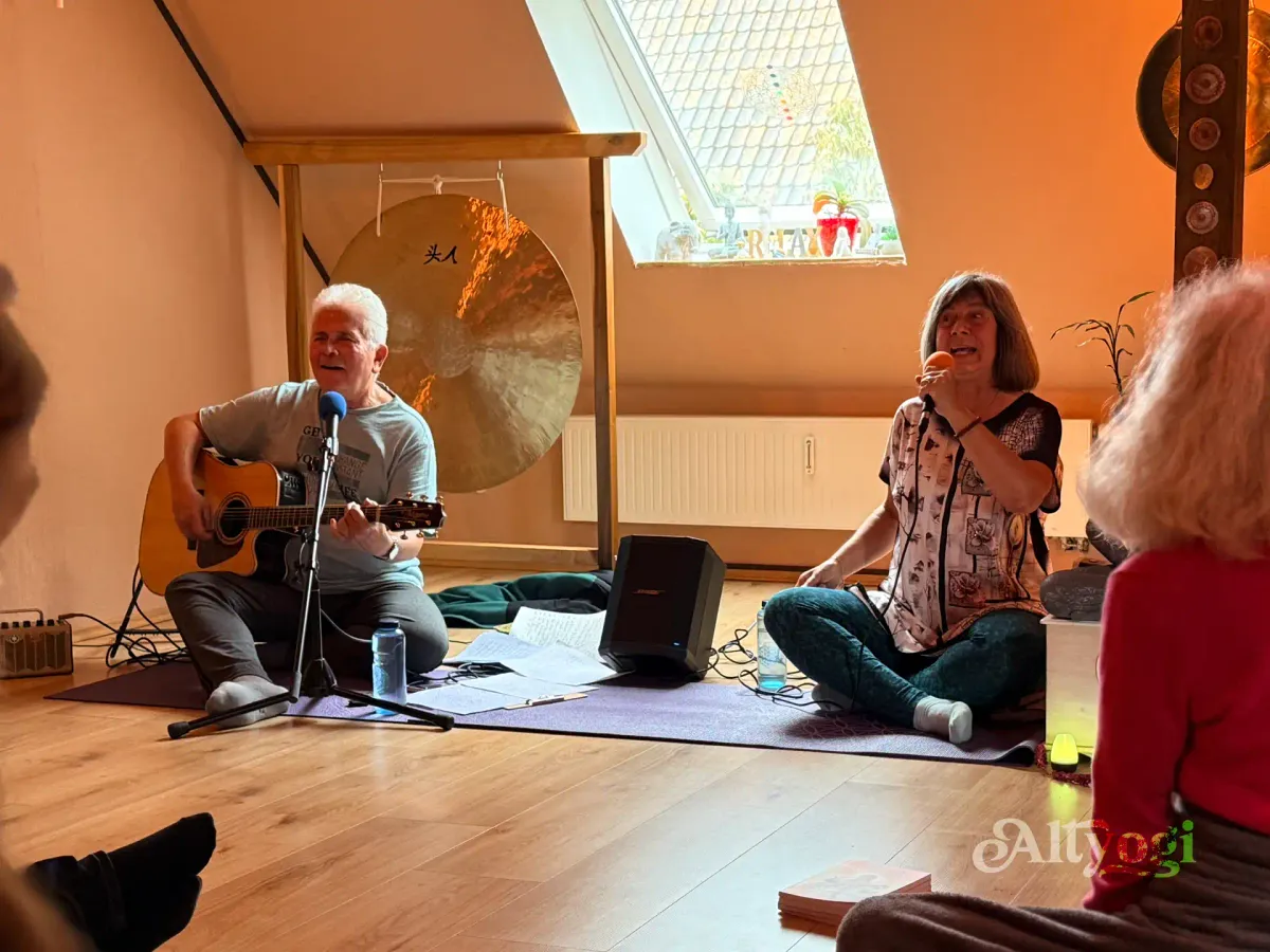 Gruppe Mudita entfacht Lebensfreude: Ein unvergesslicher Mantra Sonntag